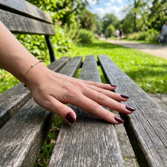 Cat eye purple gel nails